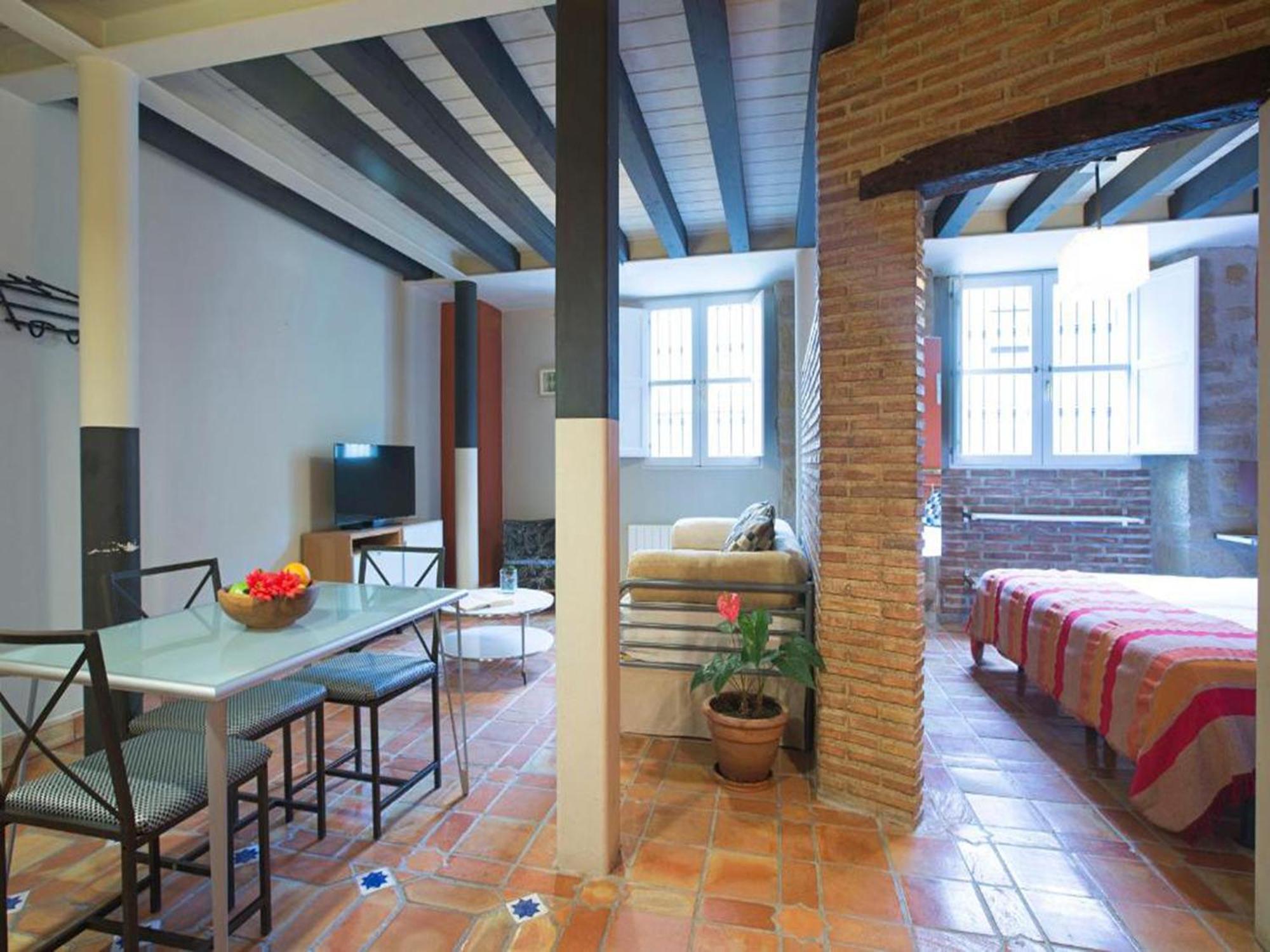 Apartamentos Senorio De Haro 3000 מראה חיצוני תמונה