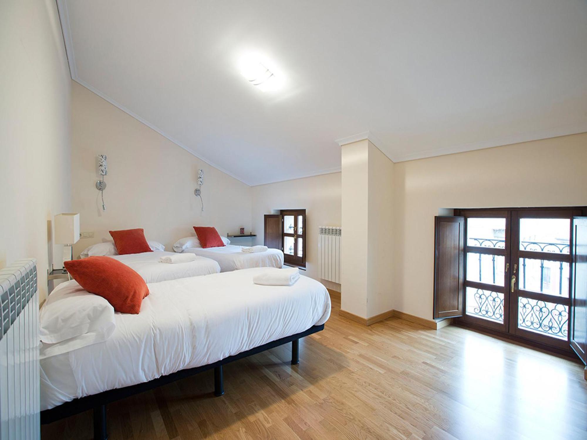 Apartamentos Senorio De Haro 3000 מראה חיצוני תמונה